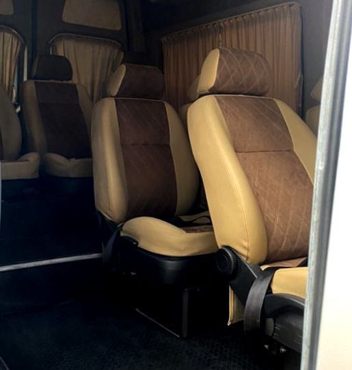 Мікроавтобус для трансферу Дніпро Буковель